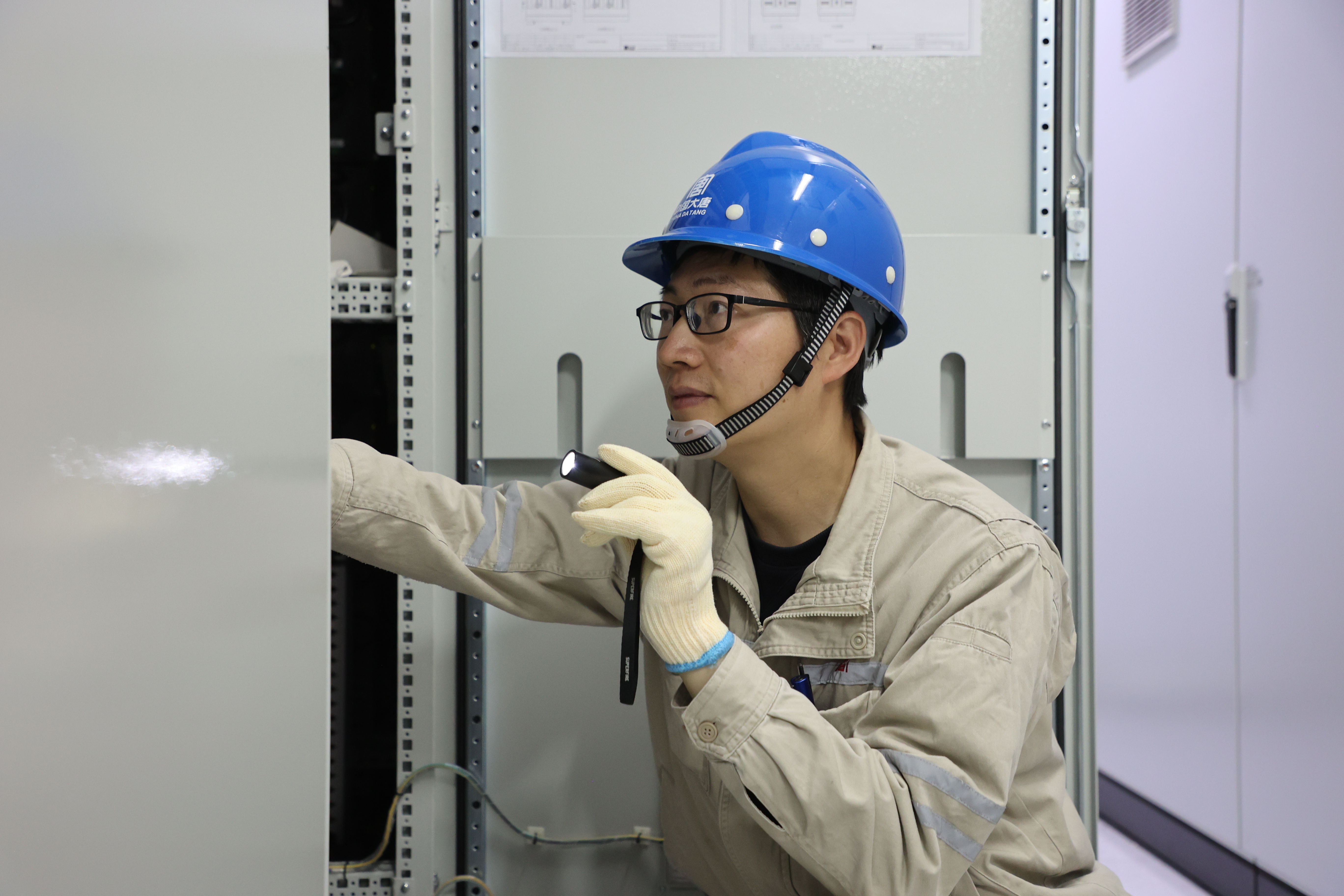 【奮斗大唐人】龍俊峰：匠心筑夢 實(shí)干前行.jpg